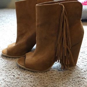 Brown/tan fringe booties